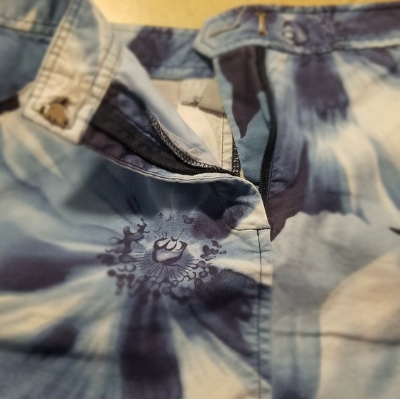 Flattering Trendy Floral Skirt - Picture 10 of 11